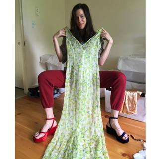 Liv Tyler feet photo thumbnail