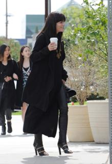 Selma Blair feet photo thumbnail