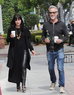 Selma Blair feet photo thumbnail