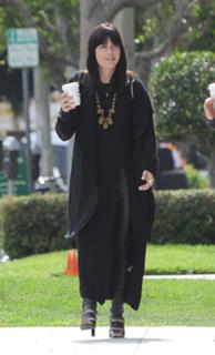Selma Blair feet photo thumbnail