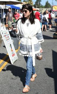 Selma Blair feet photo thumbnail