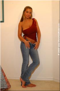 Christina Model feet photo thumbnail
