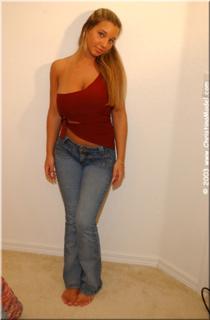 Christina Model feet photo thumbnail