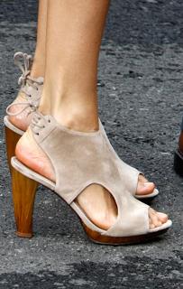 Queen Letizia of Spain feet photo thumbnail