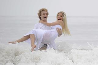 Heidi Montag feet photo thumbnail