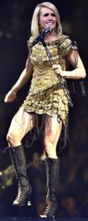 Carrie Underwood feet photo thumbnail