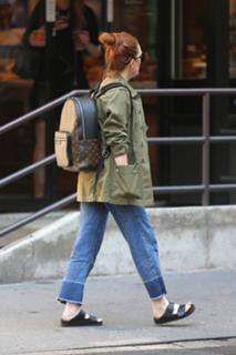 Julianne Moore feet photo thumbnail