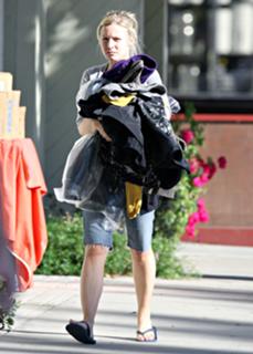 Kristen Bell feet photo thumbnail