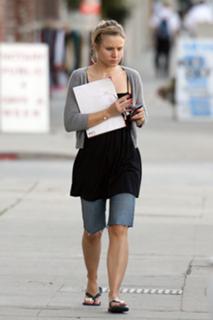 Kristen Bell feet photo thumbnail