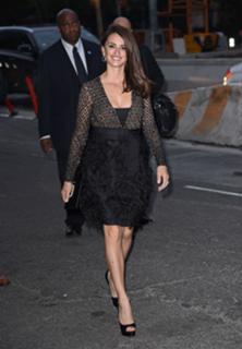 Penélope Cruz feet photo thumbnail