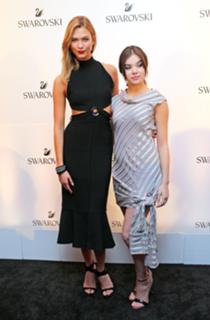 Hailee Steinfeld feet photo thumbnail