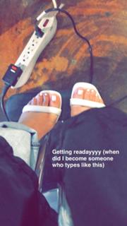 Jennette McCurdy feet photo thumbnail