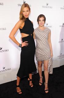 Karlie Kloss feet photo thumbnail