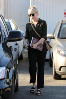 Emma Stone feet photo thumbnail