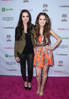Laura Marano feet photo thumbnail