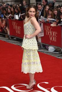 Emilia Clarke feet photo thumbnail