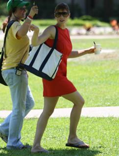 Jessica Biel feet photo thumbnail