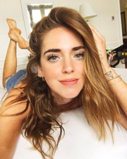 Chiara Ferragni feet photo thumbnail