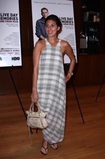 Jamie-Lynn Sigler feet photo thumbnail