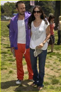 Courteney Cox feet photo thumbnail