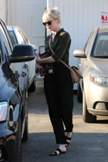 Emma Stone feet photo thumbnail