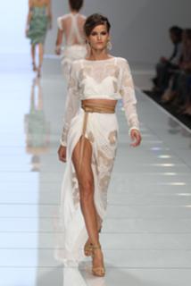 Izabel Goulart feet photo thumbnail