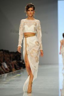 Izabel Goulart feet photo thumbnail