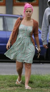 Lily Allen feet photo thumbnail