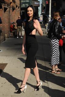 Krysten Ritter feet photo thumbnail