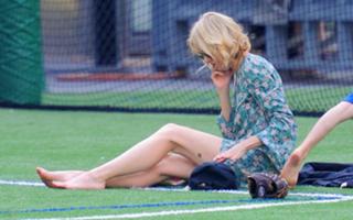 Naomi Watts feet photo thumbnail