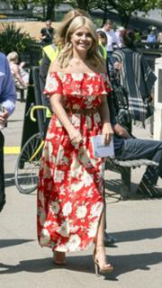 Holly Willoughby feet photo thumbnail