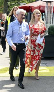 Holly Willoughby feet photo thumbnail