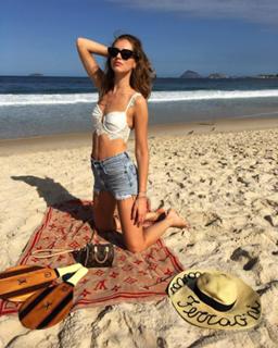 Chiara Ferragni feet photo thumbnail