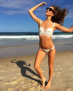 Chiara Ferragni feet photo thumbnail