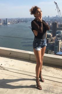 Chantel Jeffries feet photo thumbnail