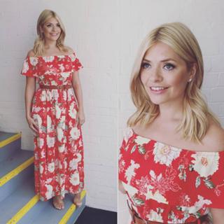 Holly Willoughby feet photo thumbnail