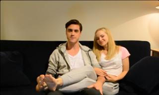 Dove Cameron feet photo thumbnail