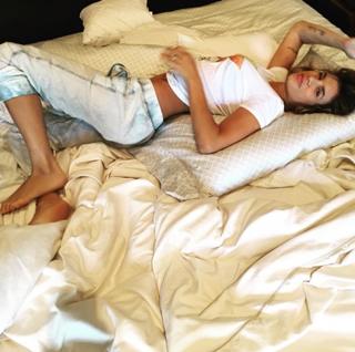 Elisabetta Canalis feet photo thumbnail