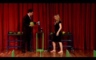 Christina Applegate feet photo thumbnail