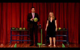 Christina Applegate feet photo thumbnail