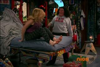 Jennette McCurdy feet photo thumbnail