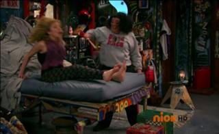 Jennette McCurdy feet photo thumbnail