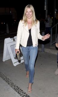 Ali Larter feet photo thumbnail