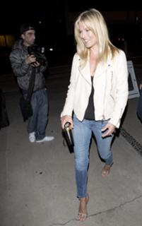 Ali Larter feet photo thumbnail