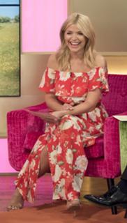 Holly Willoughby feet photo thumbnail