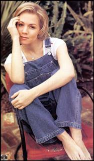 Jennie Garth feet photo thumbnail
