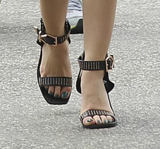 Lucy Hale feet photo thumbnail