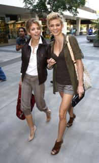 AnnaLynne McCord feet photo thumbnail