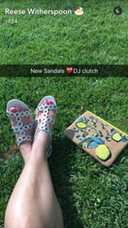 Reese Witherspoon feet photo thumbnail