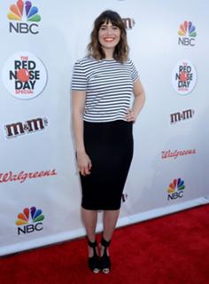 Mandy Moore feet photo thumbnail
